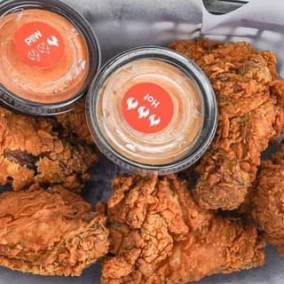 12PC HOT WINGS BOX